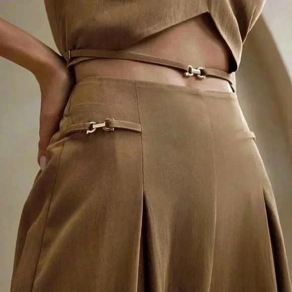 Khaki Sexy Women's Minimalist Style Chain Decor Sleeveless Top And Wide-Leg Pant - Picture 7 of 7